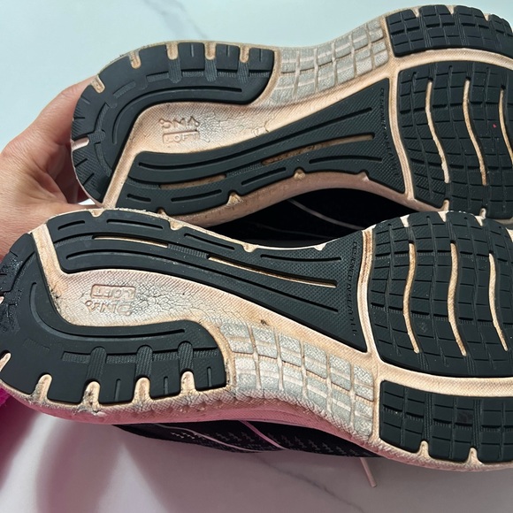 Women’s Brooks glycerin 19 running sneakers in GUC. - Picture 8 of 9